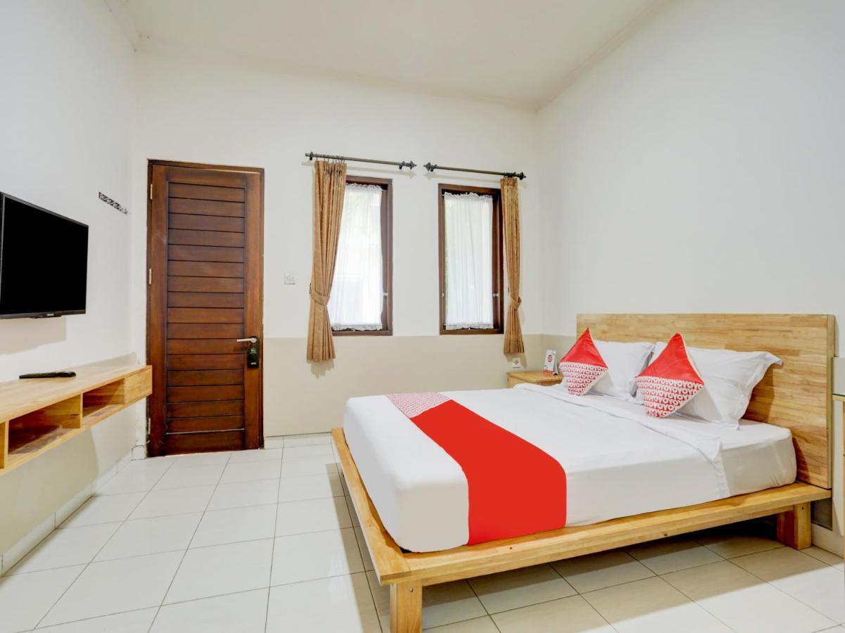 Oyo Flagship 90754 Alamanda Guesthouse Denpasar Exterior foto