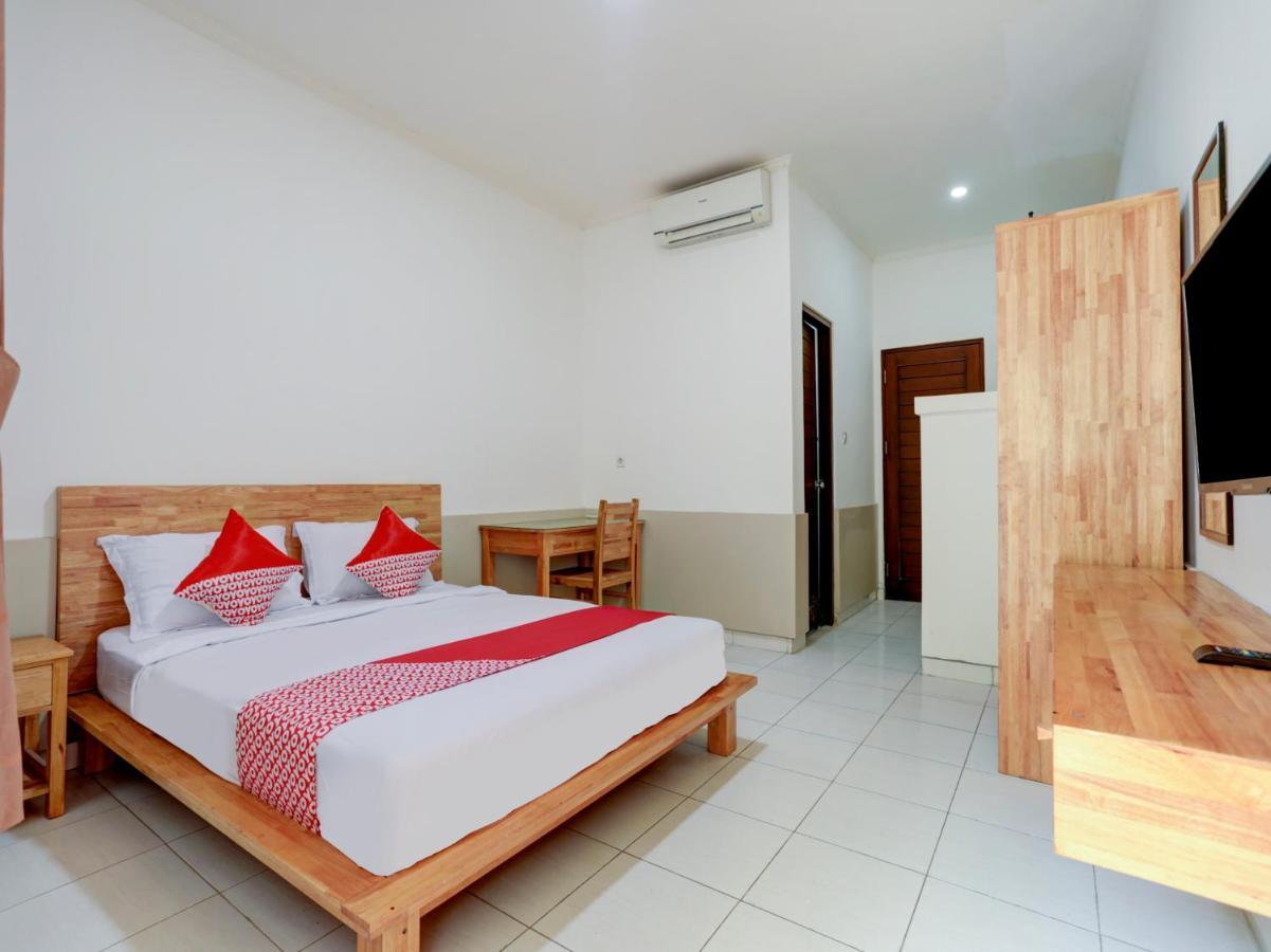 Oyo Flagship 90754 Alamanda Guesthouse Denpasar Exterior foto