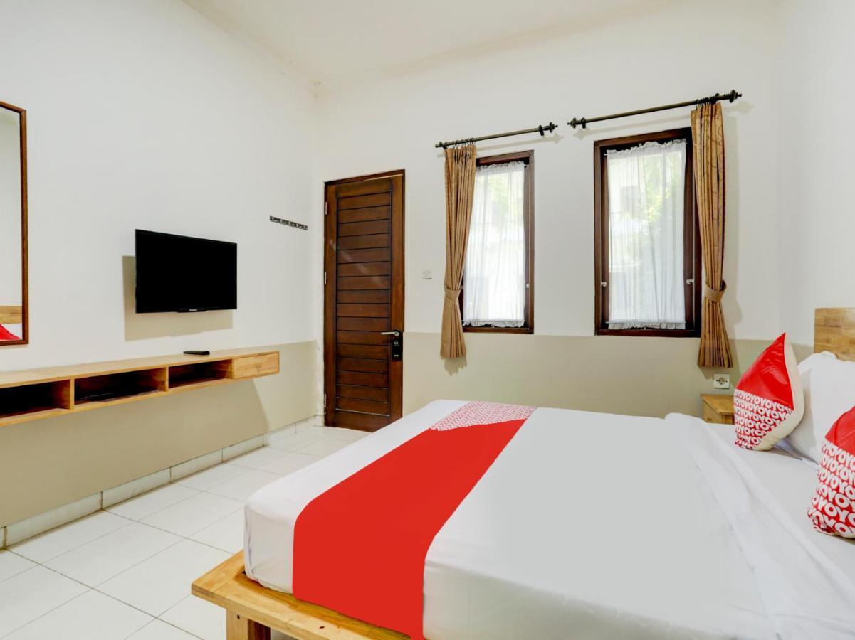 Oyo Flagship 90754 Alamanda Guesthouse Denpasar Exterior foto